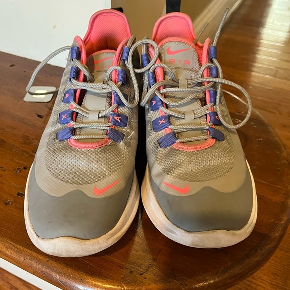 Nike Air Max Axis in grey size 5 - Picture 10 of 11